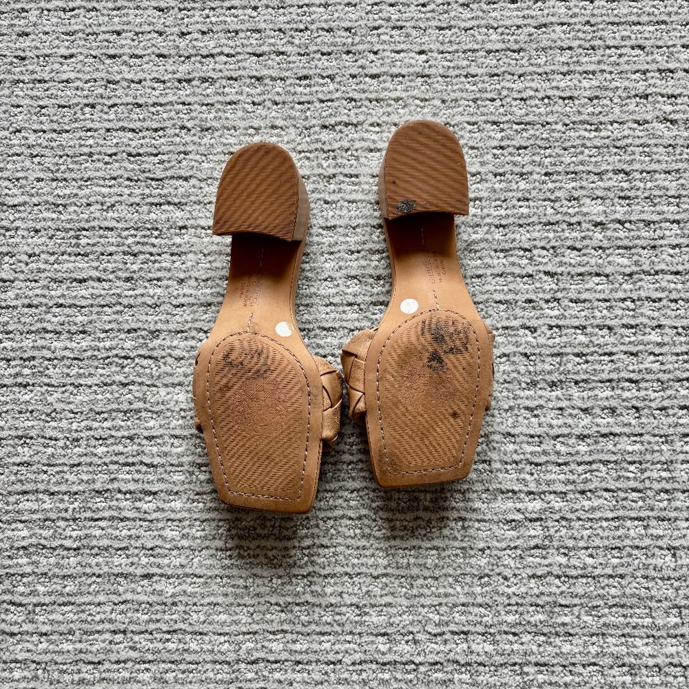 Vince Camuto Beige woven mules, size 7 - Picture 4 of 6